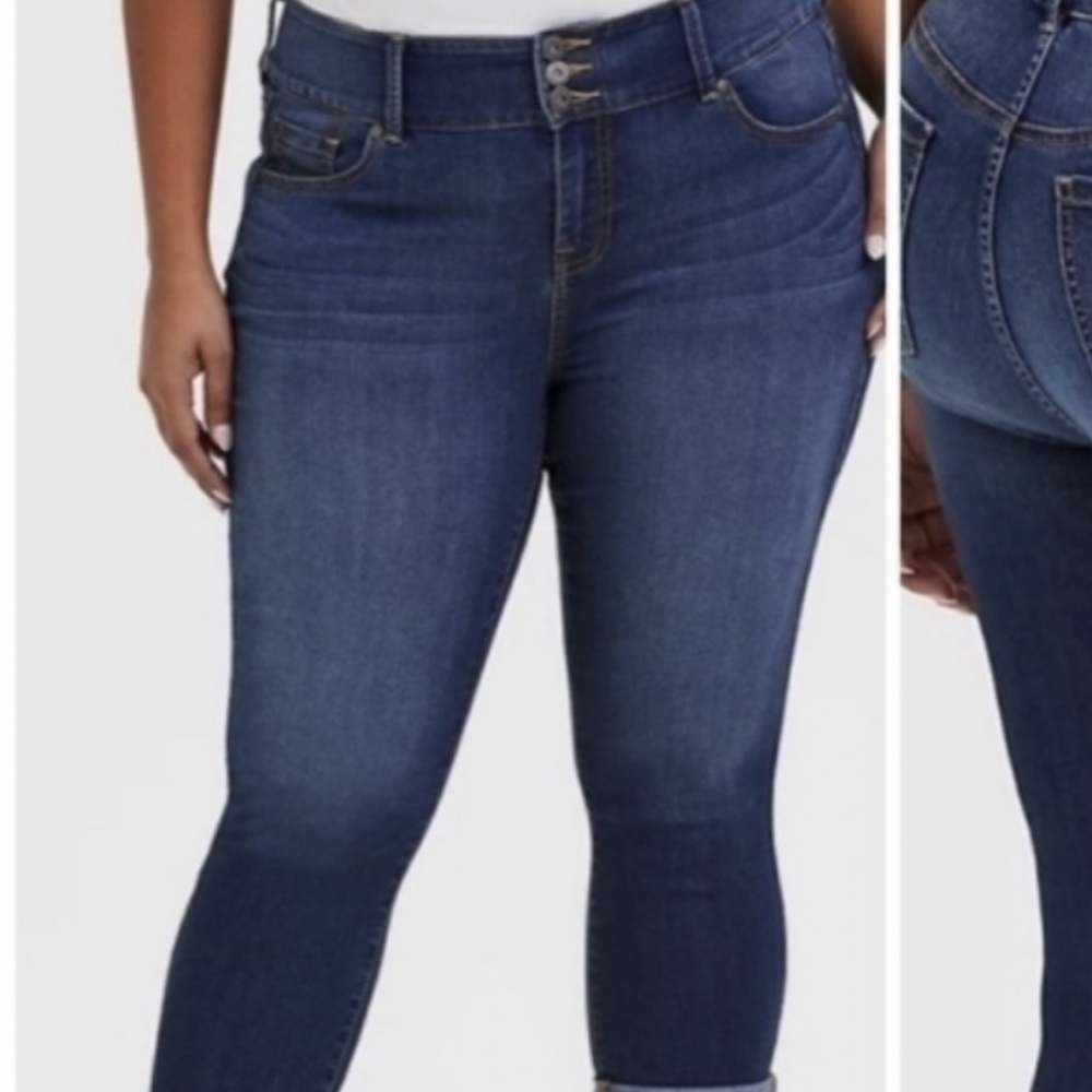 💰Torrid Dark Blue Ankle Jeans